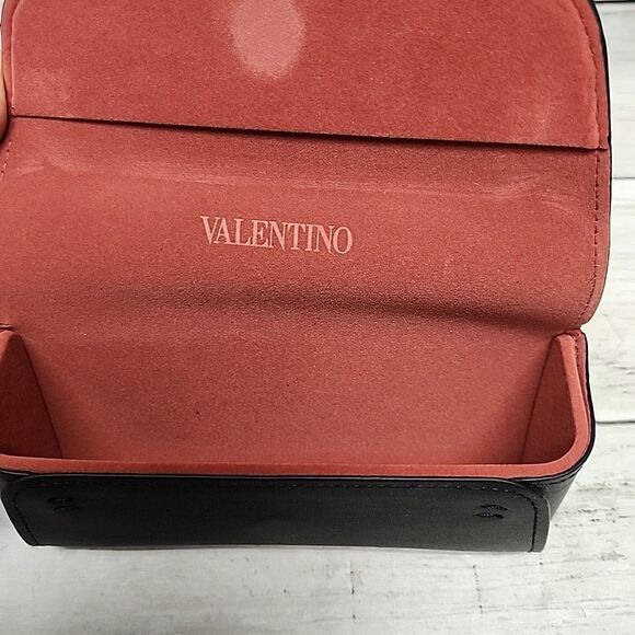 Valentino Garavani Matte Black Semi-Hard Eyewear Case Peach Rose Lining OS - Picture 6 of 12